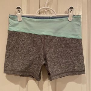 EUC IVIVVA GIRLS SHORTS - size 14